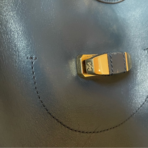 Tory Burch Navy Hobo Bag - Picture 4 of 16